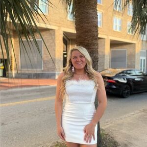 Lulu's Chic White Strapless Dress